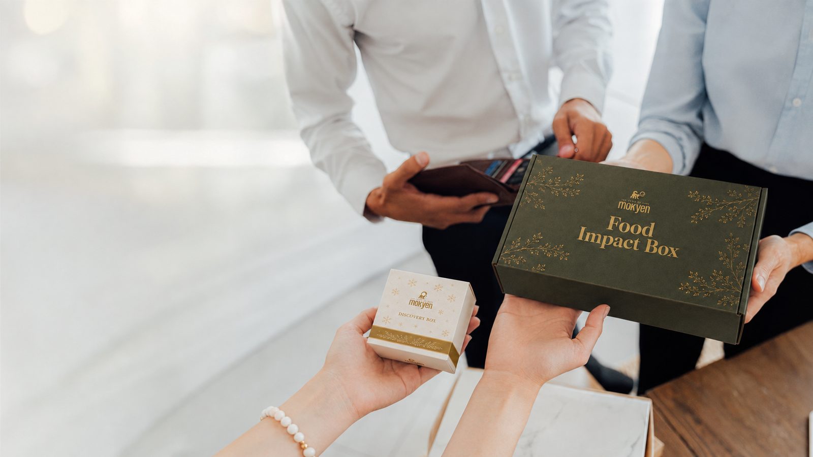 MOKYEN Food Impact Box és Discovery Box átadása üzleti környezetben